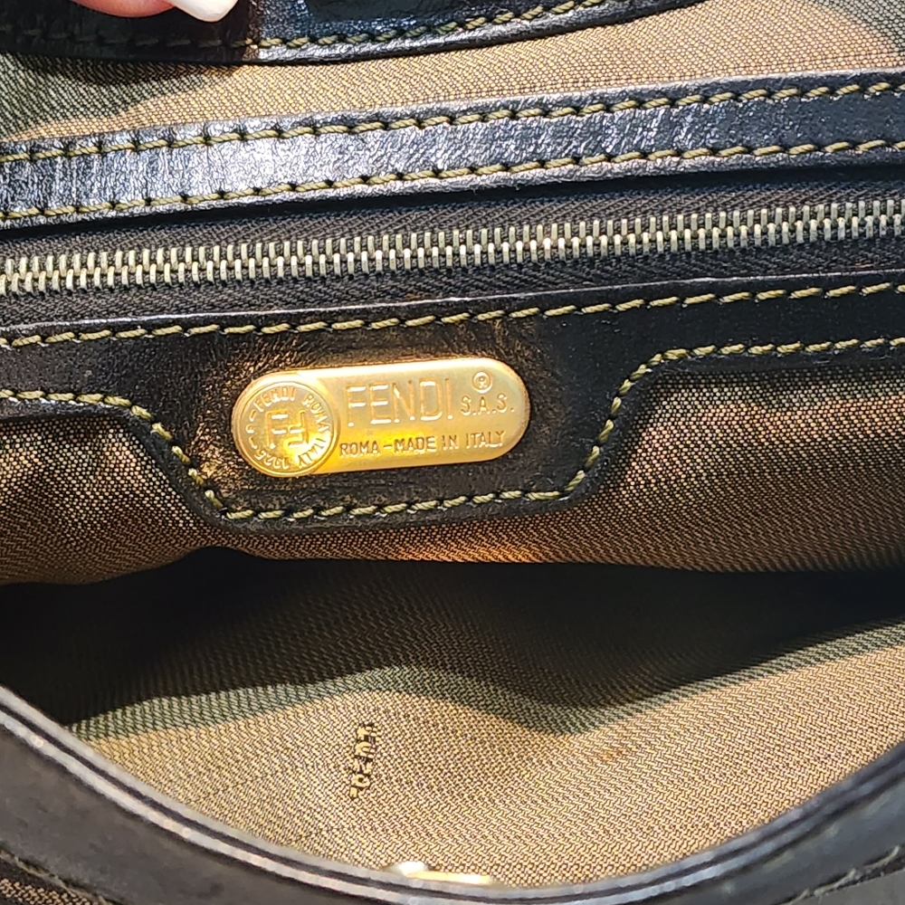 FENDI Zucca Cuoio Lucido - Picture 5 of 9